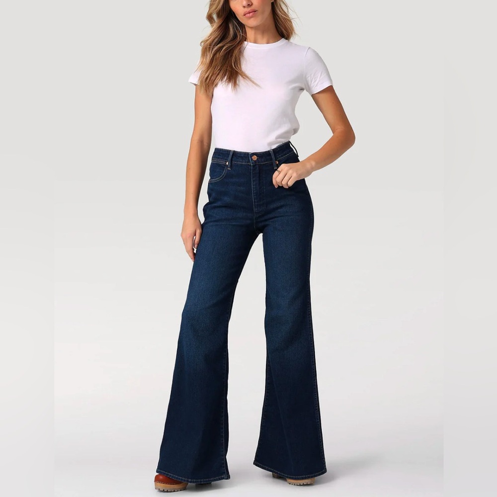 Wrangler wanderer 622 high rise flare size 26